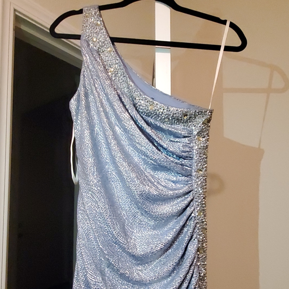 dress - Picture 2 of 3
